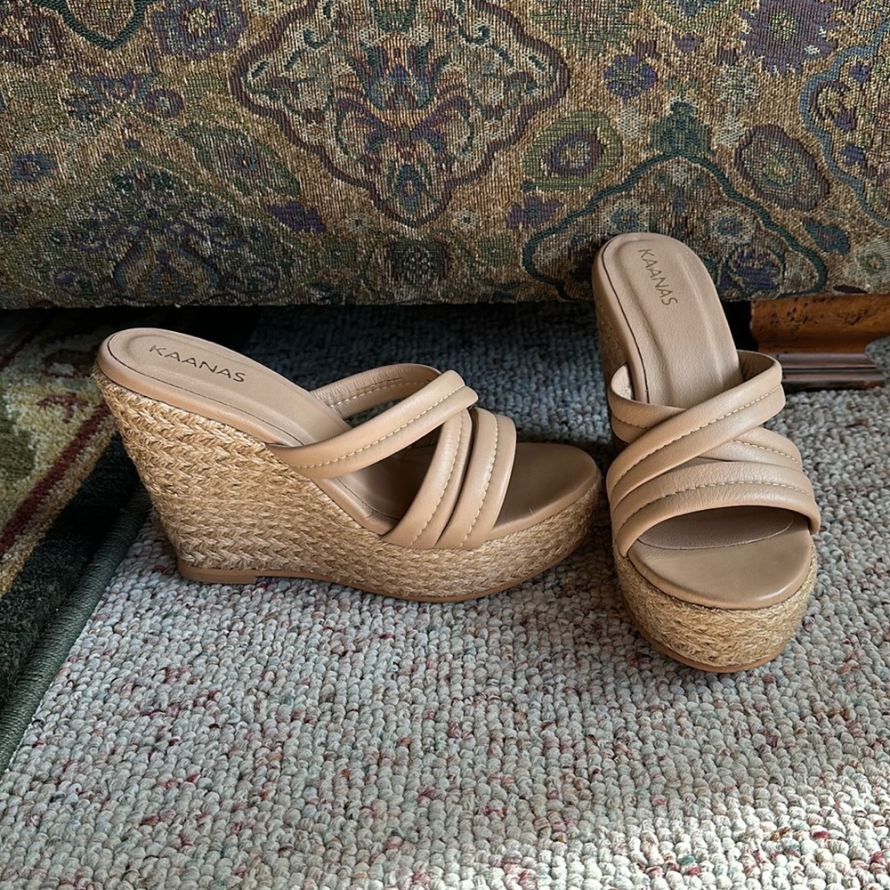 KAANAS Wedge